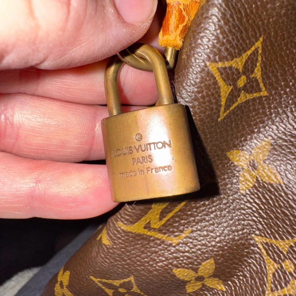 Louis Vuitton Classic Brown Monogram Shoulder Bag - Picture 5 of 12